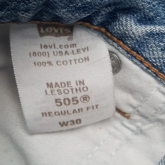 Levi's shorts - Picture 3 of 3